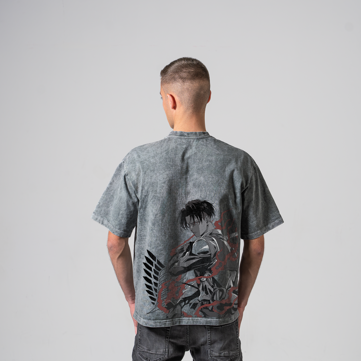 LEVI OVERSIZE KOSZULKA - ATTACK ON TITAN
